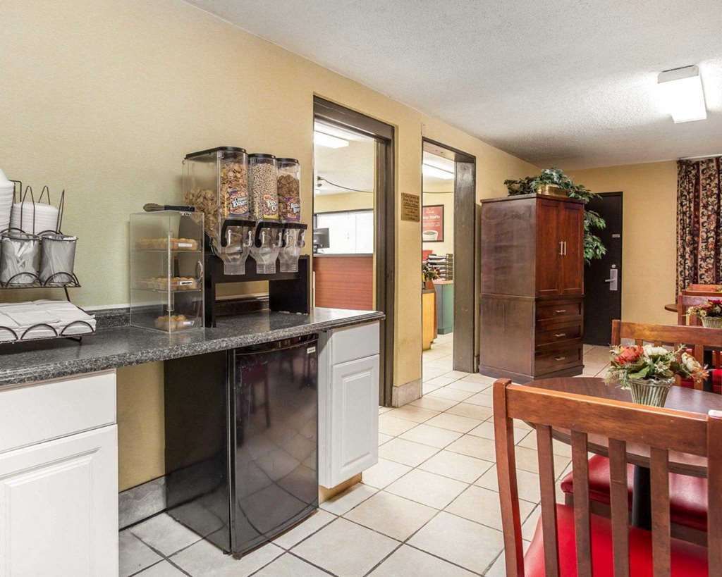 Econo Lodge Richburg Ресторант снимка